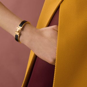 Hermes Clic H Bracelet Plain Enamel Yellow Gold Noir H700001F 01GM - Image 3