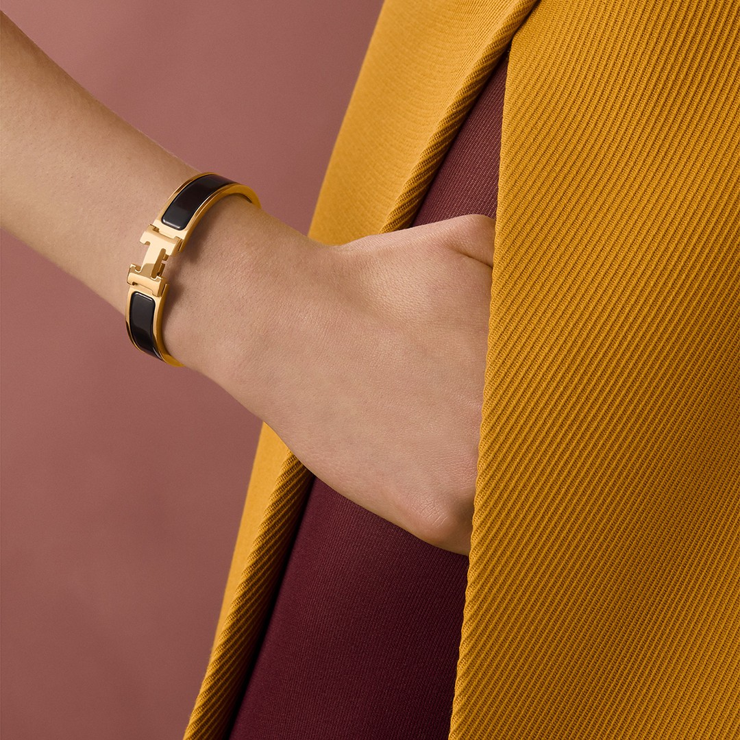Hermes Clic H Bracelet Plain Enamel Yellow Gold Noir H700001F 01GM - Image 3