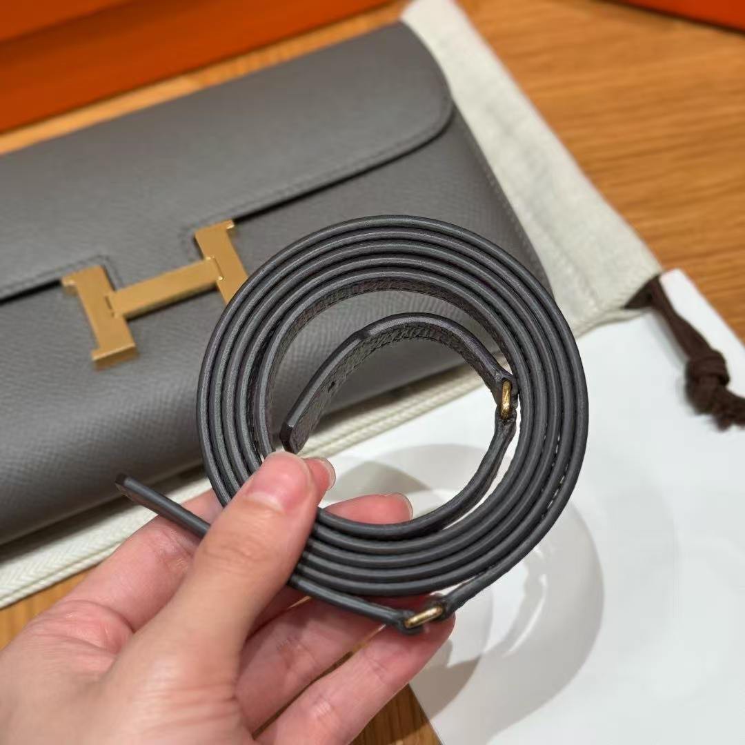 Hermes Constance To Go Wallet Handmade In Epsom Calfskin Leather Gold Hardware 0L Gris Meyer - Image 6