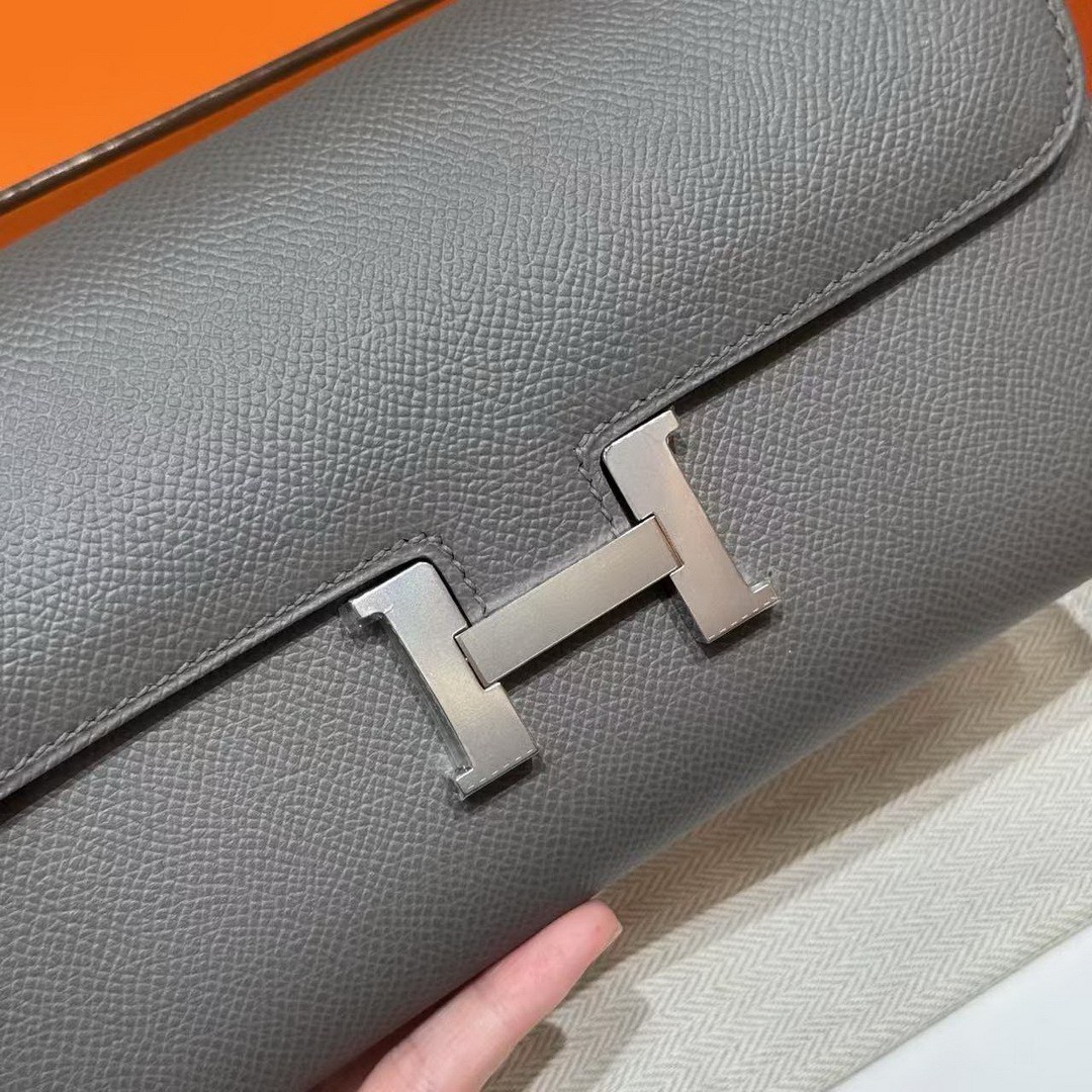 Hermes Constance To Go Wallet Handmade In Epsom Calfskin Leather Silver Hardware 0L Gris Meyer - Image 7