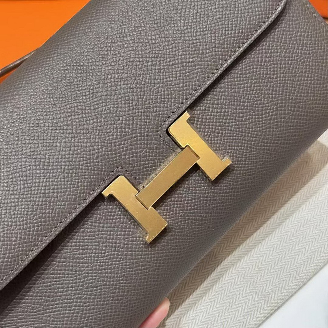 Hermes Constance To Go Wallet Handmade In Togo Calfskin Leather Gold Hardware 8F Girs Etain - Image 12