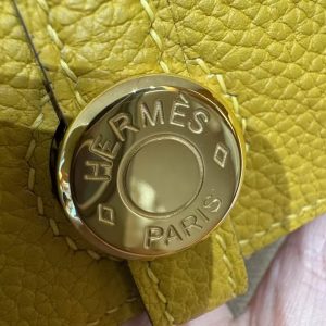 Hermes Dogon Compact Wallet Handmade In Togo Calfskin Leather Gold Hardware 9D Jaune Ambre - Image 6