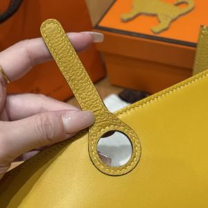 Hermes Dogon Compact Wallet Handmade In Togo Calfskin Leather Gold Hardware 9D Jaune Ambre - Image 5