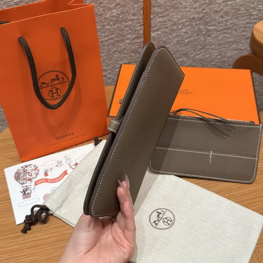 Hermes Dogon Compact Wallet Handmade In Togo Calfskin Leather Silver Hardware 18 Etoupe - Image 17