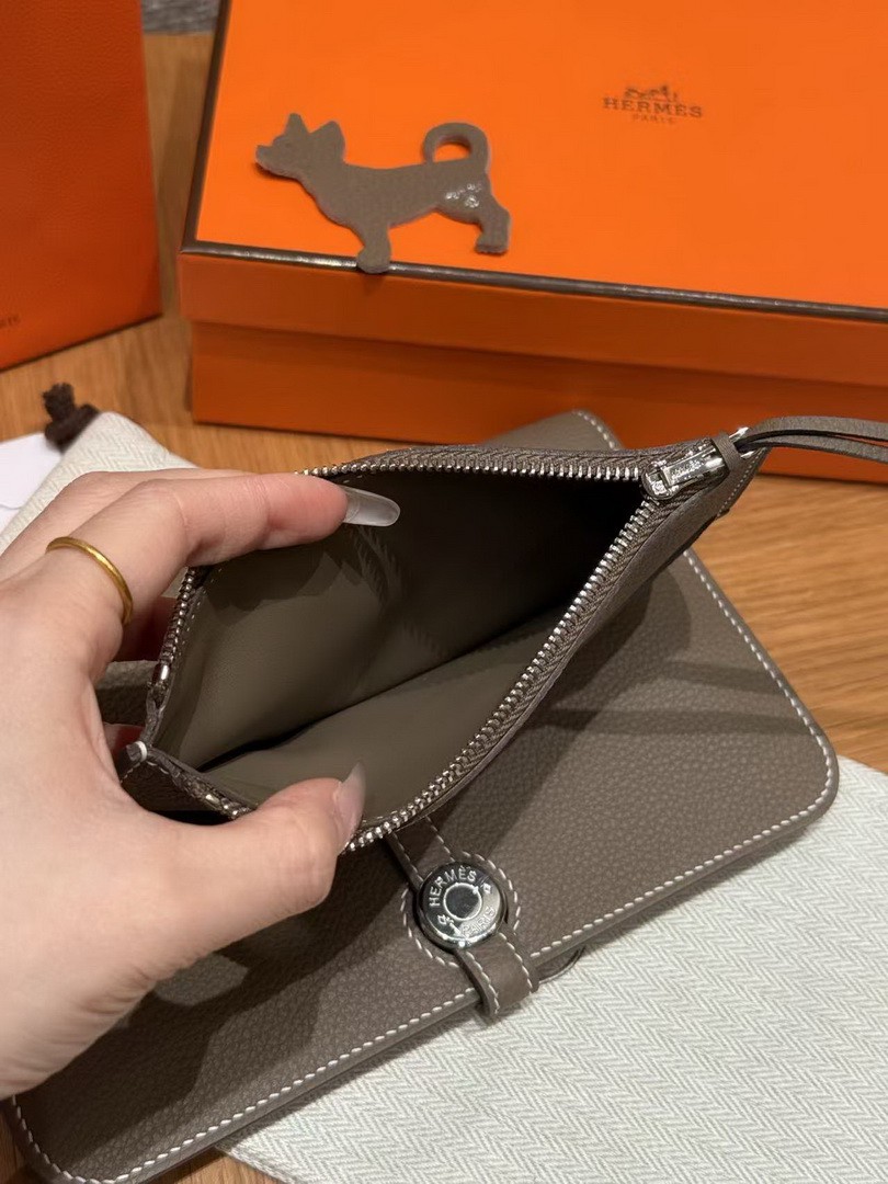 Hermes Dogon Compact Wallet Handmade In Togo Calfskin Leather Silver Hardware 18 Etoupe - Image 10