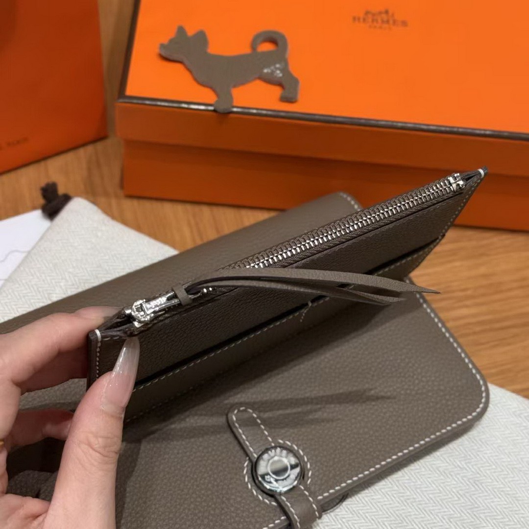 Hermes Dogon Compact Wallet Handmade In Togo Calfskin Leather Silver Hardware 18 Etoupe - Image 9
