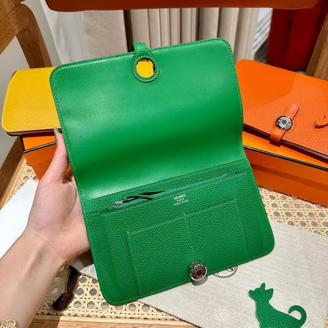 Hermes Dogon Compact Wallet Handmade In Togo Calfskin Leather Silver Hardware 1K Bambou - Image 11