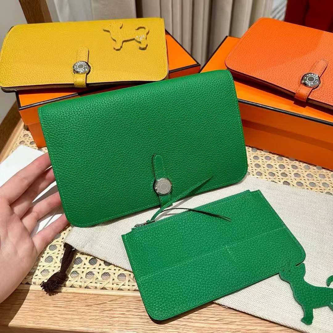 Hermes Dogon Compact Wallet Handmade In Togo Calfskin Leather Silver Hardware 1K Bambou