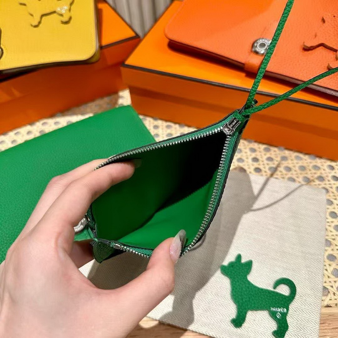 Hermes Dogon Compact Wallet Handmade In Togo Calfskin Leather Silver Hardware 1K Bambou - Image 4
