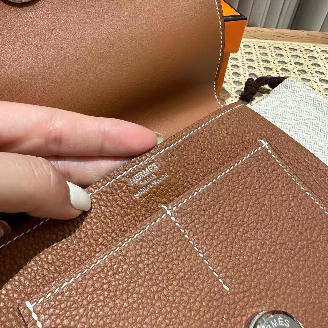 Hermes Dogon Compact Wallet Handmade In Togo Calfskin Leather Silver Hardware ck37 Gold - Image 3