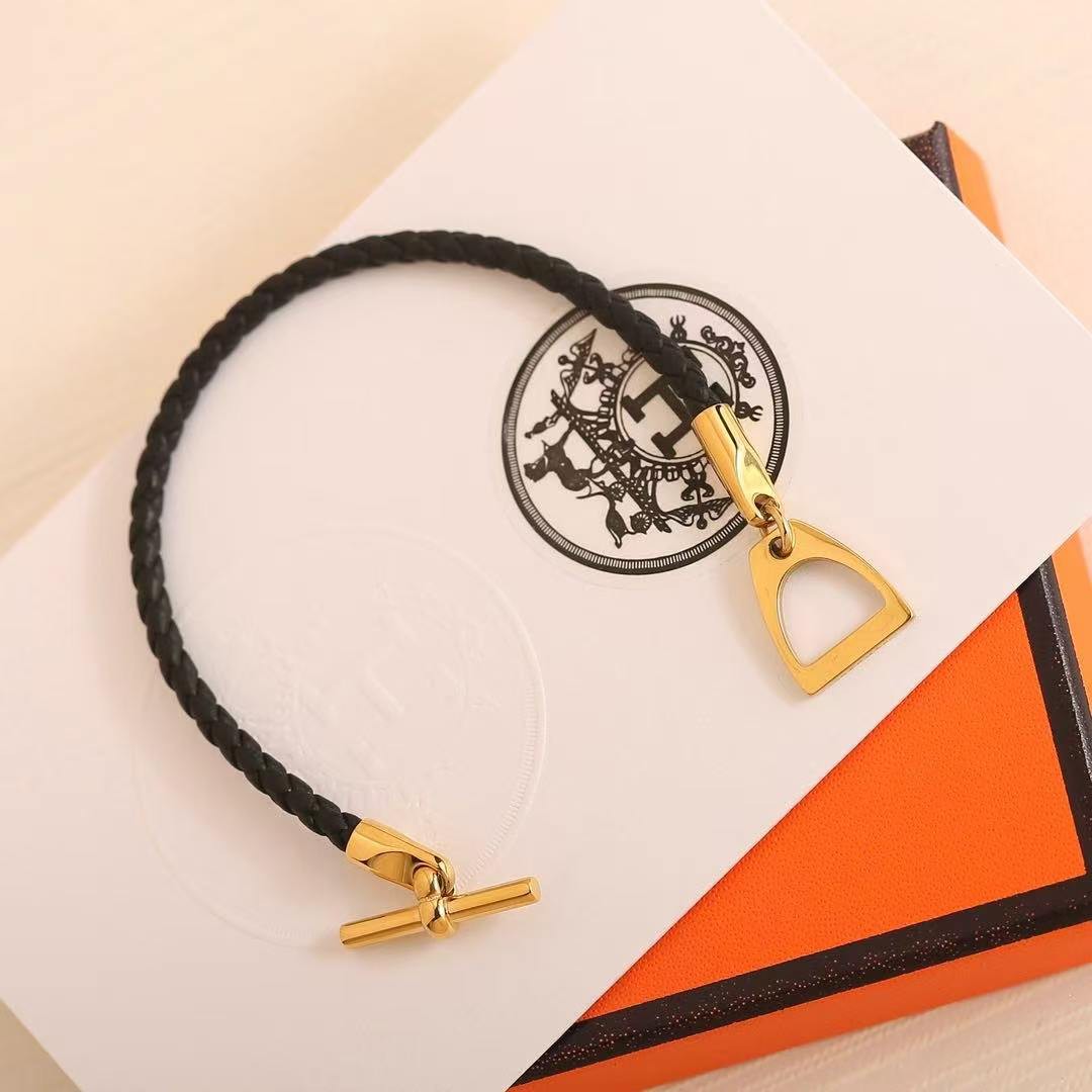 Hermes Etrier Bracelet Yellow Gold Swift Calfskin and Metal H100016F 89T2 - Image 12