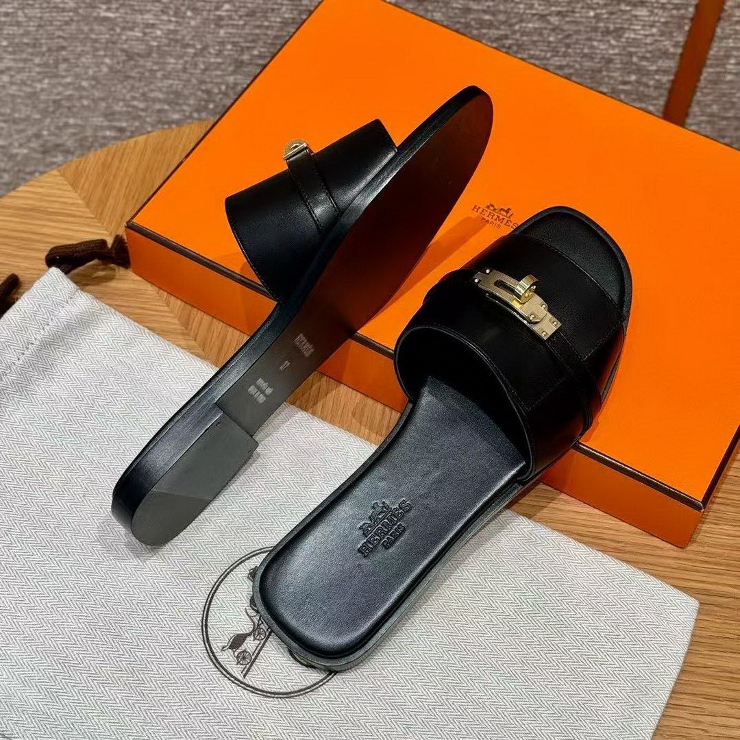 Hermes Giulia Sandal Women Calfskin Gold Kelly Buckle Noir H232129Z 02350 - Image 2