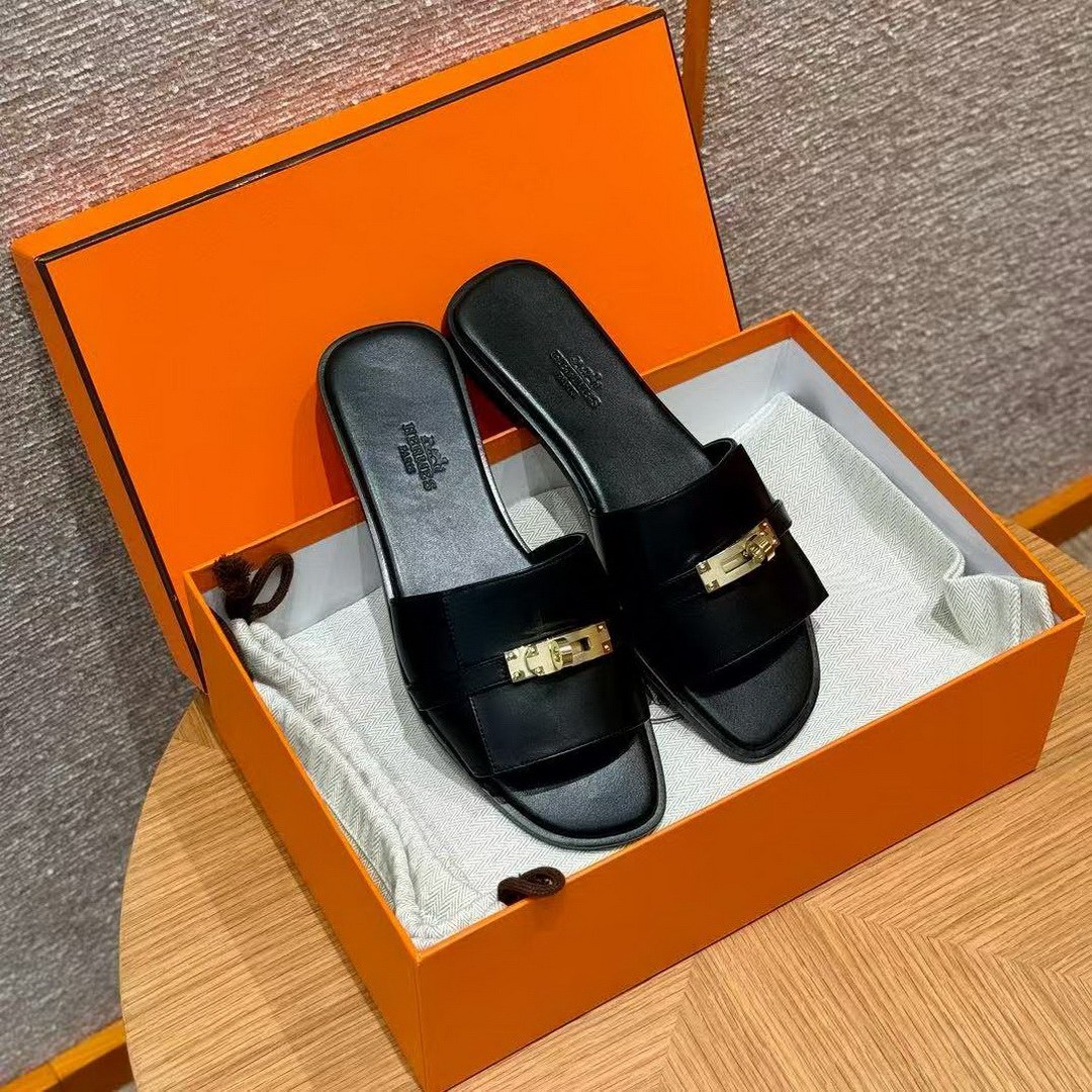Hermes Giulia Sandal Women Calfskin Gold Kelly Buckle Noir H232129Z 02350 - Image 4