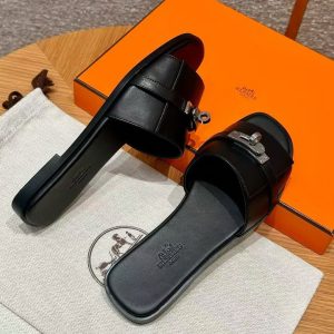 Hermes Giulia Sandal Women Calfskin Silver Kelly Buckle Noir H231056Z 02350 - Image 8