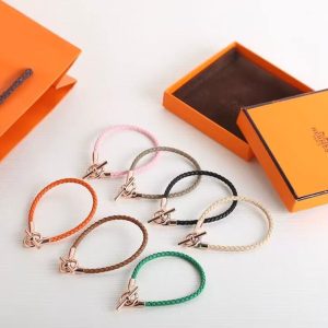Hermes Glenan Bracelet Silver Swift Calfskin and Metal Mauve Sylvestre H071681FPX9T2 - Image 4