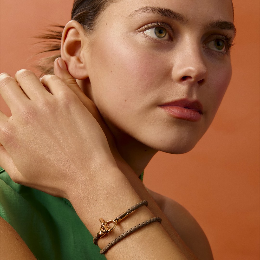 Hermes Glenan Double Tour Bracelet Rose Gold Swift Calfskin and Metal Étoupe H071689FO18T2 - Image 7