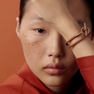 Hermes Glenan Double Tour Bracelet Yellow Gold Swift Calfskin and Metal Gold H071689F 37T2 - Image 6