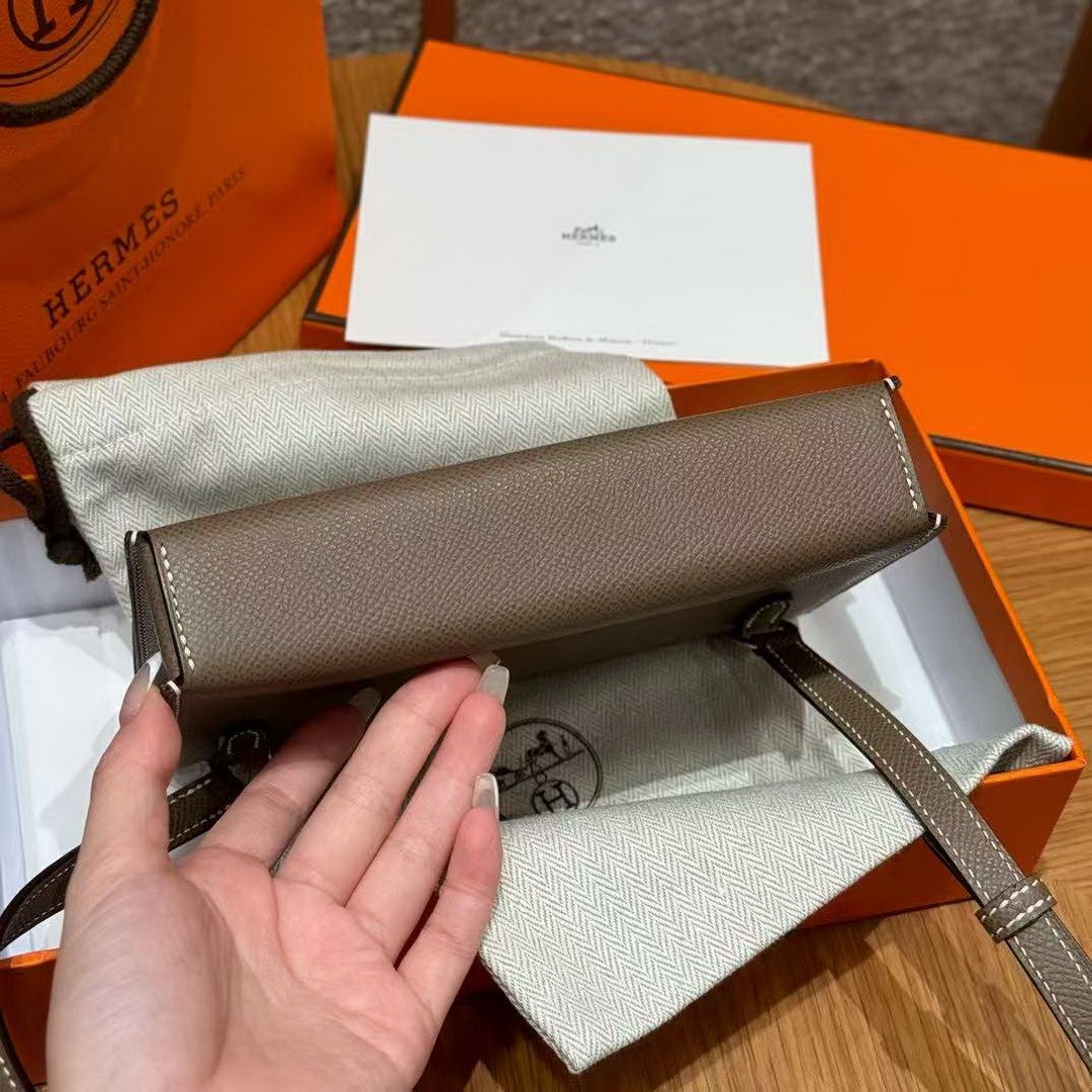 Hermes Hermèsnap Wallet Handmade In Epsom Calfskin Leather Silver Hardware ck18 Etoupe - Image 12