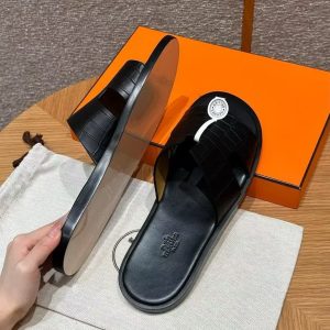 Alternative view of Hermes Izmir Sandal Men Matte Mississippiensis Alligator Black