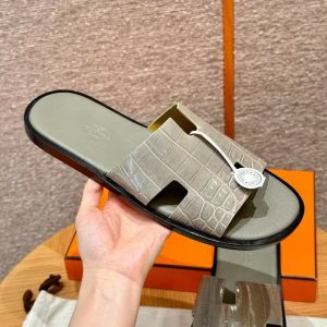 Hermes Izmir Sandal Men Matte Mississippiensis Alligator Gris Tourterelle Gris Étain - Image 3