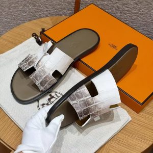 Hermes Izmir Sandal Men Matte Mississippiensis Alligator Himalaya Etoupe Black - Image 4