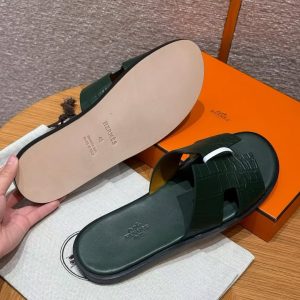 Alternative view of Hermes Izmir Sandal Men Matte Mississippiensis Alligator Vert Cypres