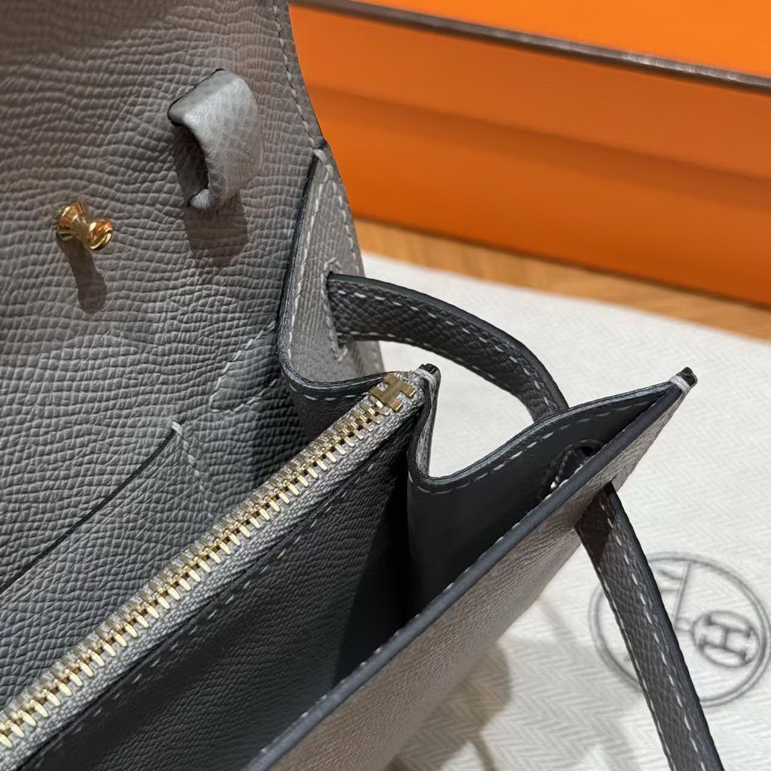 Hermes Kelly Classique To Go Wallet Handmade In Epsom Calfskin Leather Gold Hardware 4Z Girs Mouette - Image 8