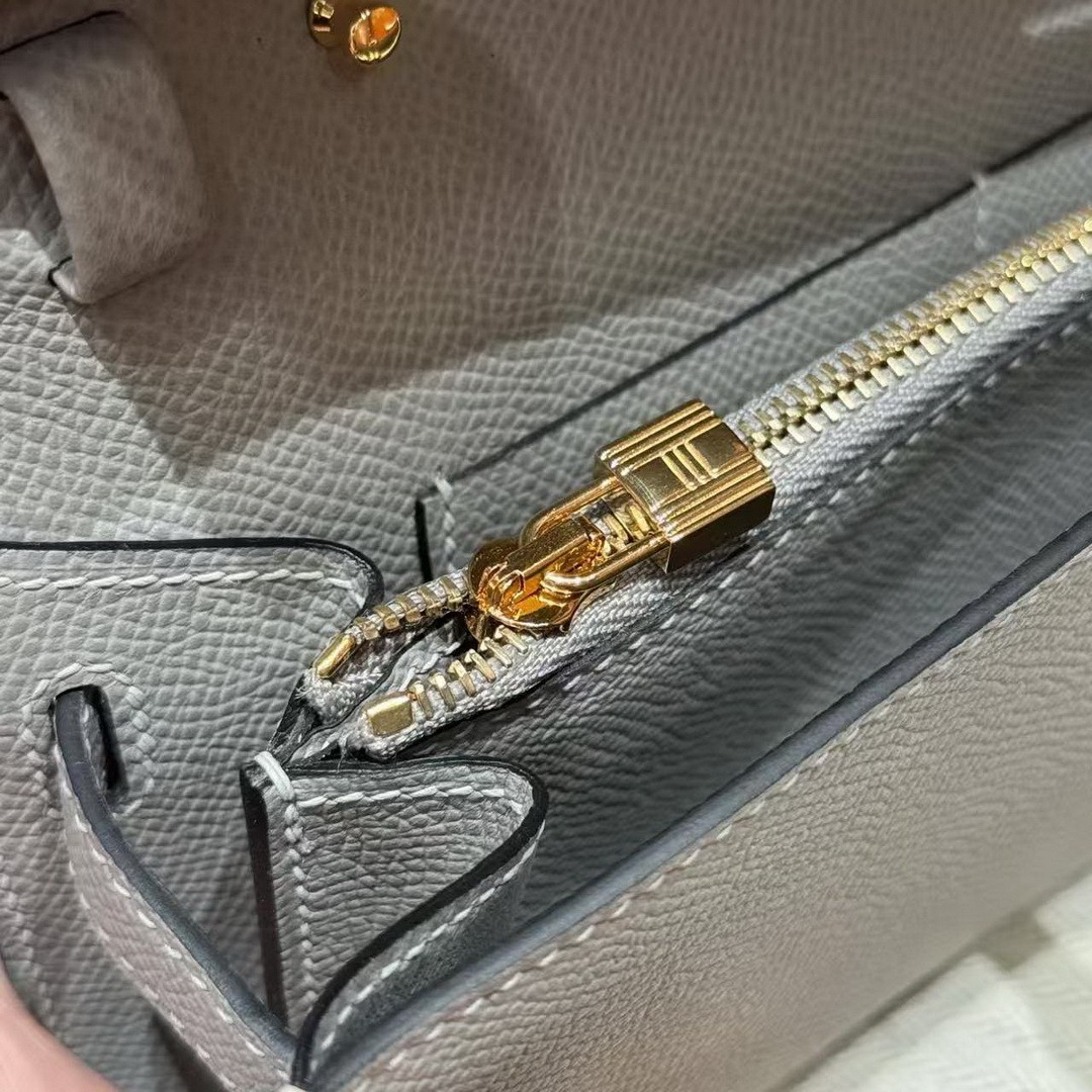 Hermes Kelly Classique To Go Wallet Handmade In Epsom Calfskin Leather Gold Hardware 4Z Girs Mouette - Image 7