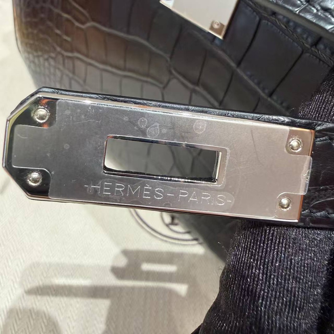 Hermes Kelly Depeches 25 Pouch Handmade In Matte Alligator Leather from Mississippi Silver Hardware 89 Noir - Image 12