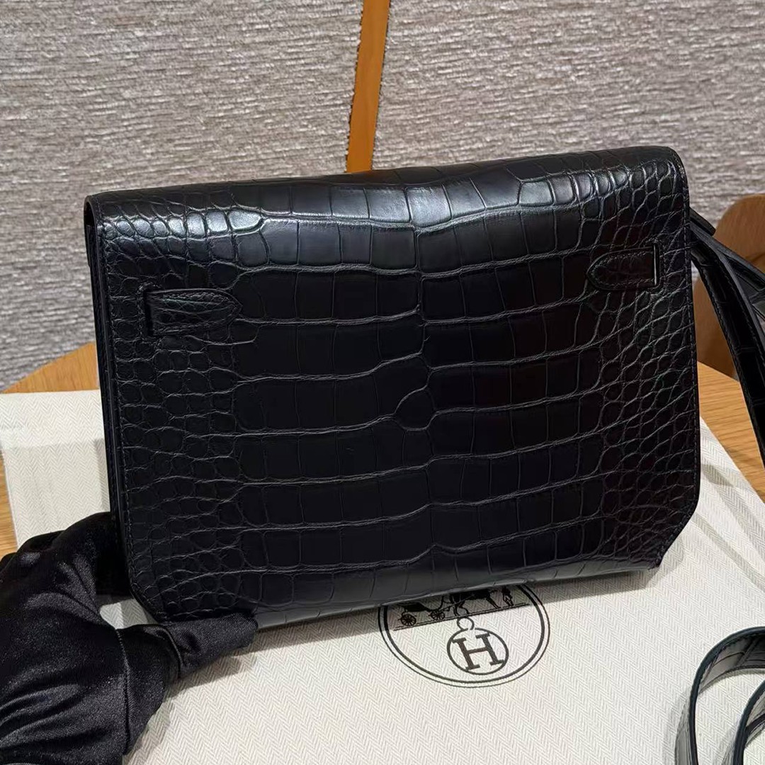 Hermes Kelly Depeches 25 Pouch Handmade In Matte Alligator Leather from Mississippi Silver Hardware 89 Noir - Image 2