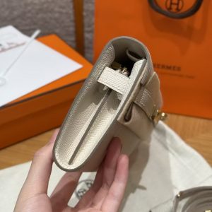 Hermes Kelly Classique To Go Wallet Handmade In Epsom Calfskin Leather Gold Hardware 10 Craie - Image 15