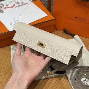 Hermes Kelly Classique To Go Wallet Handmade In Epsom Calfskin Leather Gold Hardware 10 Craie - Image 9