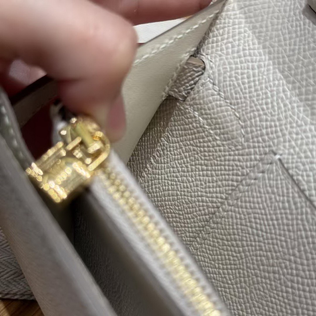 Hermes Kelly Classique To Go Wallet Handmade In Epsom Calfskin Leather Gold Hardware 10 Craie - Image 5