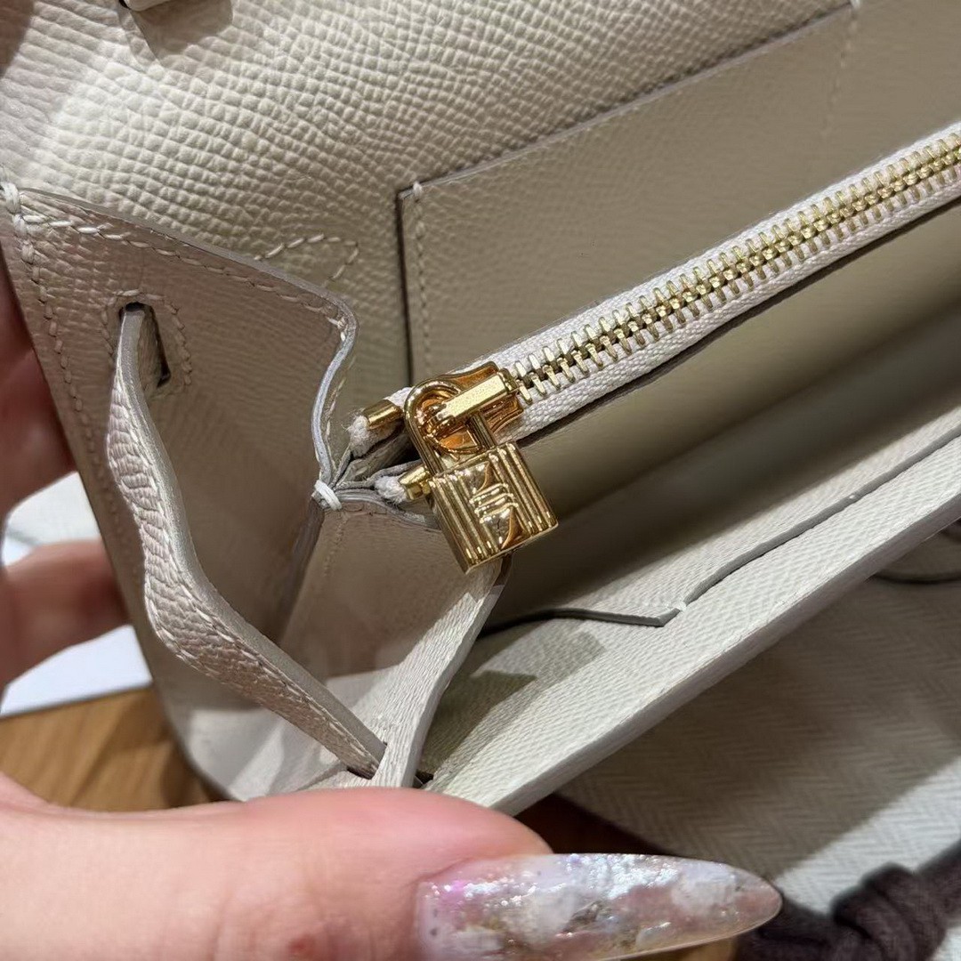 Hermes Kelly Classique To Go Wallet Handmade In Epsom Calfskin Leather Gold Hardware i2 Nata - Image 11