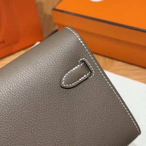 Hermes Kelly Classique To Go Wallet Handmade In Epsom Calfskin Leather Silver Hardware 18 Etoupe - Image 8