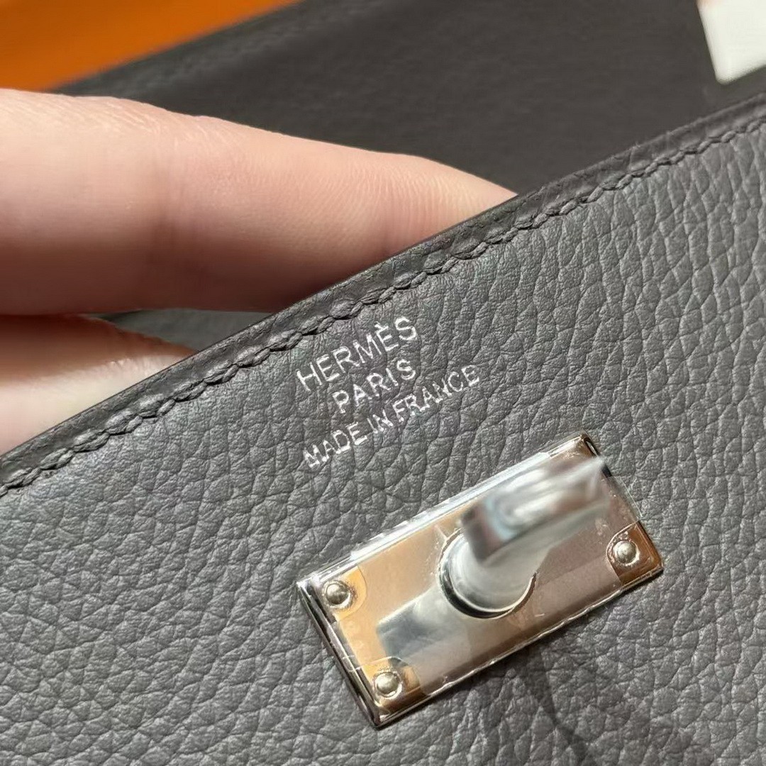 Hermes Kelly Classique To Go Wallet Handmade In Epsom Calfskin Leather Silver Hardware 8F Etain - Image 16