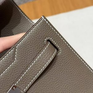 Hermes Kelly Depeches 25 Pouch Handmade In Togo Calfskin Leather Silver Hardware 18 Etoupe - Image 7