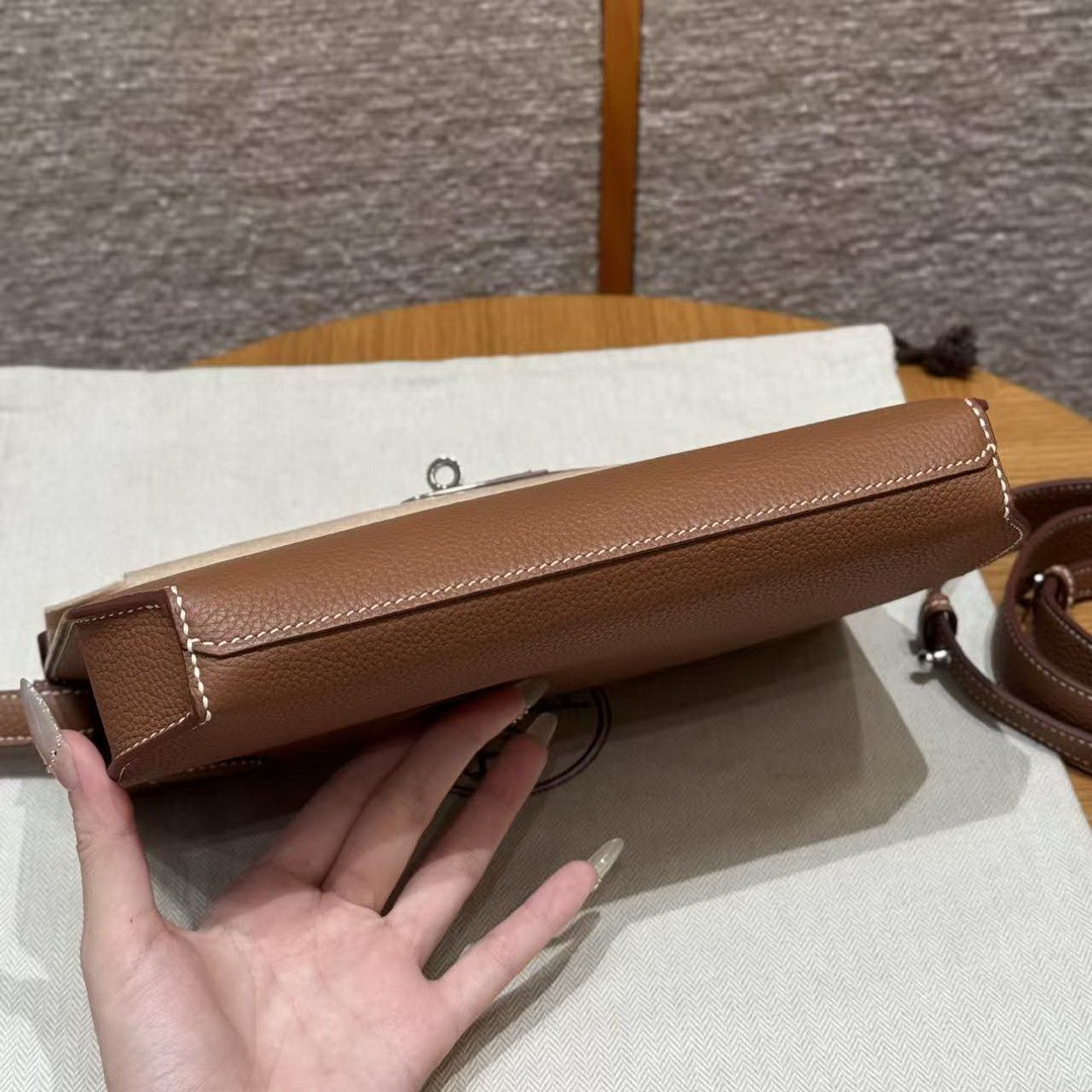 Hermes Kelly Depeches 25 Pouch Handmade In Togo Calfskin Leather Silver Hardware 37 Gold - Image 17