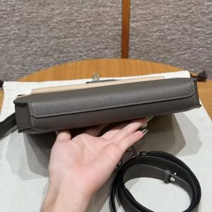 Hermes Kelly Depeches 25 Pouch Handmade In Togo Calfskin Leather Silver Hardware 8F Gris Etain - Image 11