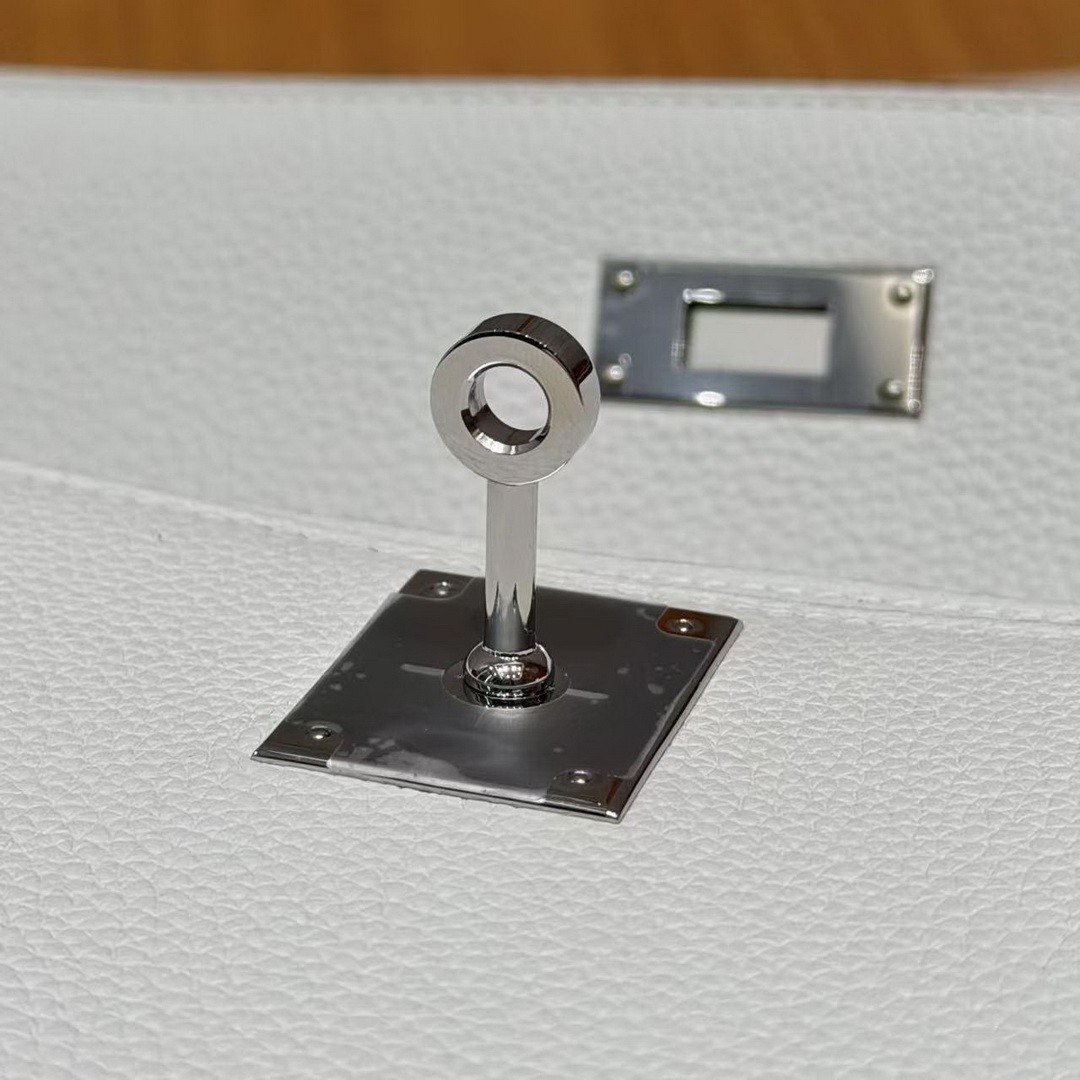Hermes Kelly Depeches 25 Pouch Handmade In Togo Calfskin Leather Silver Hardware M4 Girs Pale - Image 9