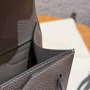 Hermes Kelly Depeches 25 Pouch Handmade In Togo Calfskin Leather Silver Hardware M8 Gris Asphalted - Image 14