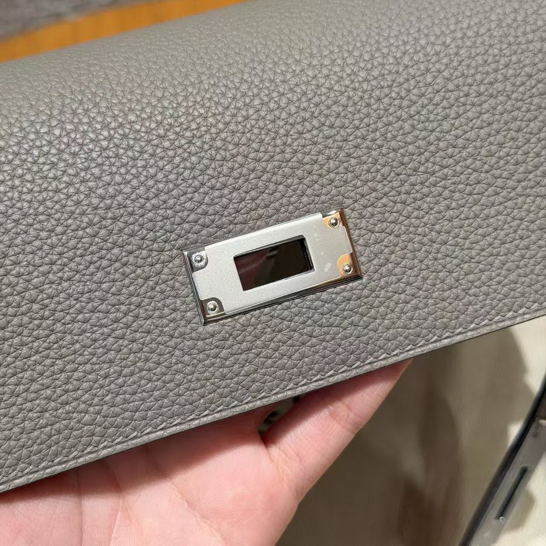 Hermes Kelly Depeches 25 Pouch Handmade In Togo Calfskin Leather Silver Hardware M8 Gris Asphalted - Image 5