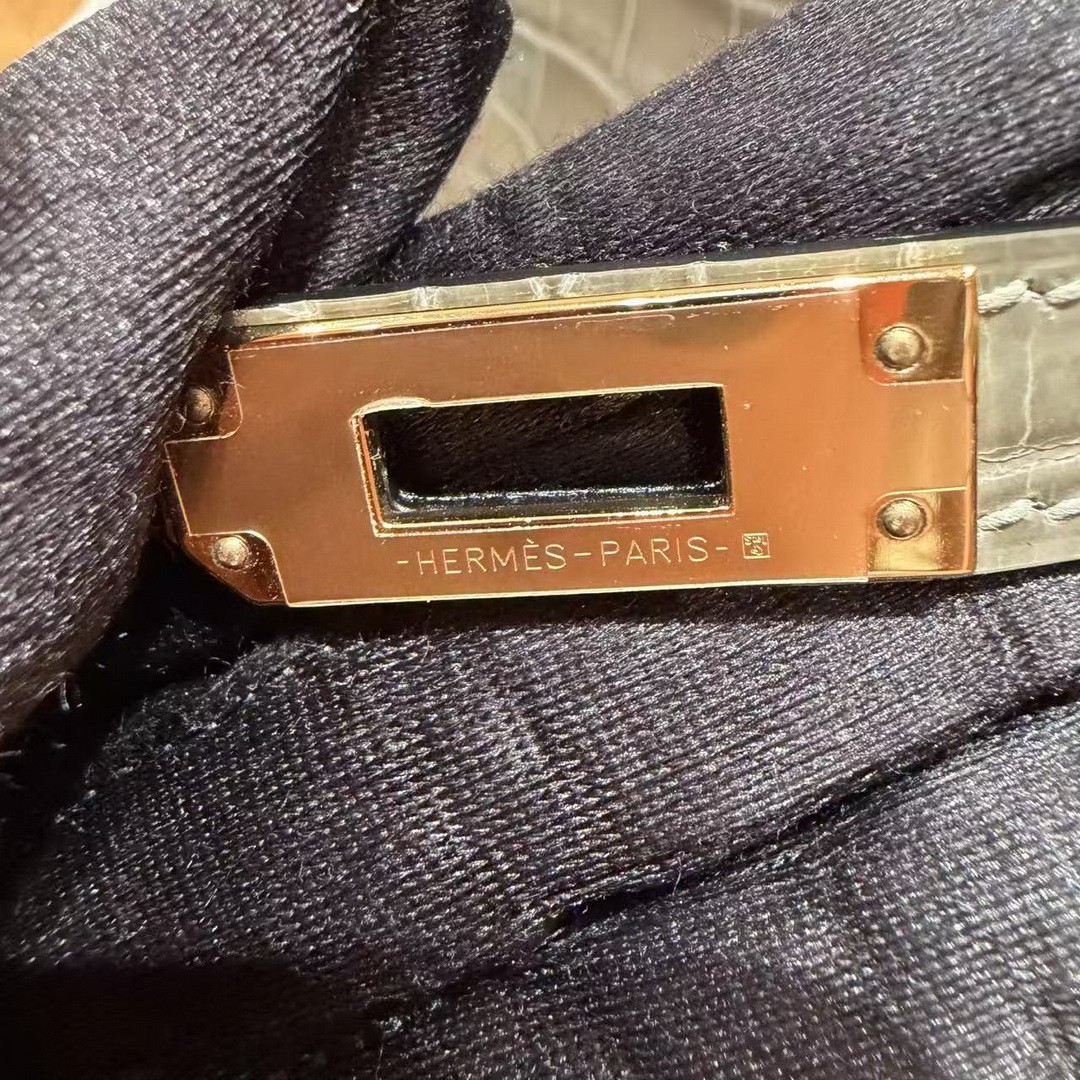 Hermes Kelly Pochette Handmade In Alligator Leather from Mississippi Gold Hardware 81 Girs Tourterlle - Image 15