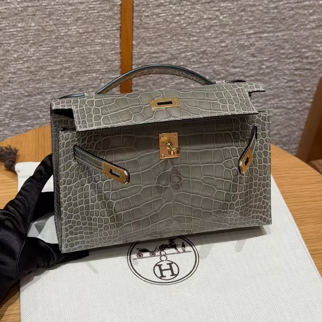 Hermes Kelly Pochette Handmade In Alligator Leather from Mississippi Gold Hardware 81 Girs Tourterlle - Image 13