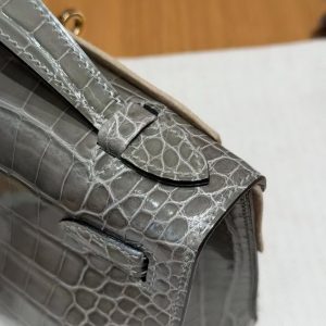 Hermes Kelly Pochette Handmade In Alligator Leather from Mississippi Gold Hardware 81 Girs Tourterlle - Image 6