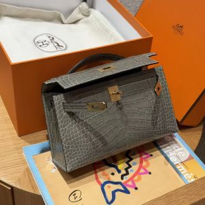 Hermes Kelly Pochette Handmade In Alligator Leather from Mississippi Gold Hardware 81 Girs Tourterlle - Image 3