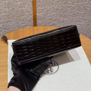 Hermes Kelly Pochette Handmade In Alligator Leather from Mississippi Gold Hardware 89 Noir - Image 17