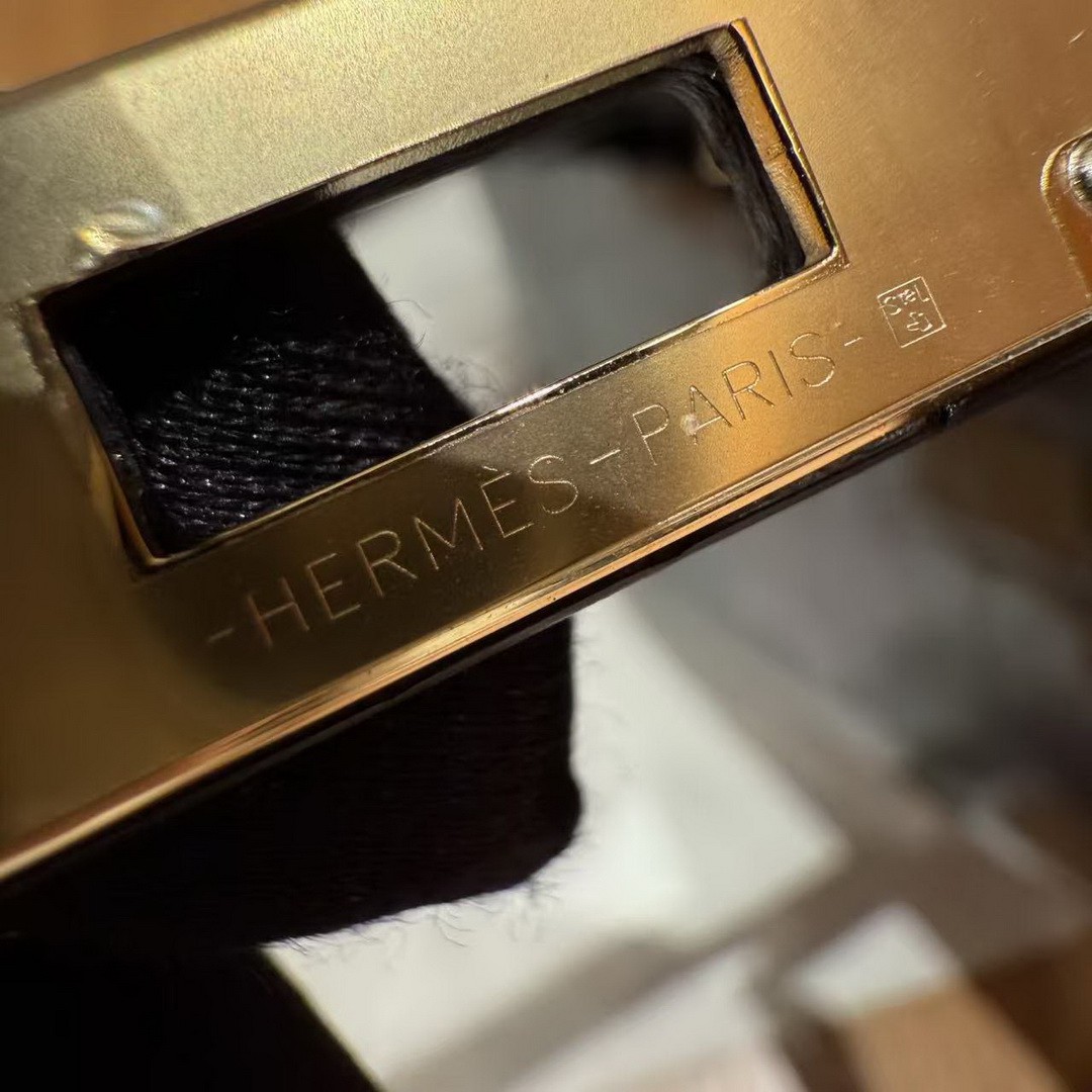 Hermes Kelly Pochette Handmade In Alligator Leather from Mississippi Gold Hardware 89 Noir - Image 15