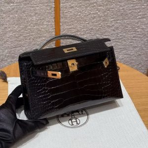 Hermes Kelly Pochette Handmade In Alligator Leather from Mississippi Gold Hardware 89 Noir - Image 12