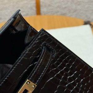 Hermes Kelly Pochette Handmade In Alligator Leather from Mississippi Gold Hardware 89 Noir - Image 7